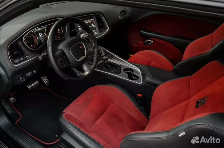 Аренда авто Dodge Challenger III R/T