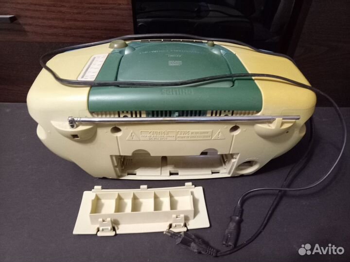 Магнитола бумбокс Philips AZ 1081