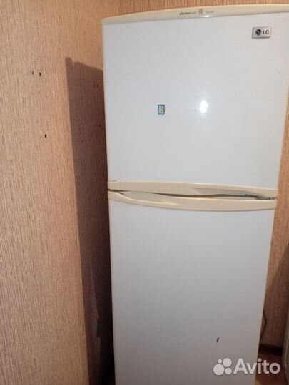 Стиральная машинка indesit + холодильник LG