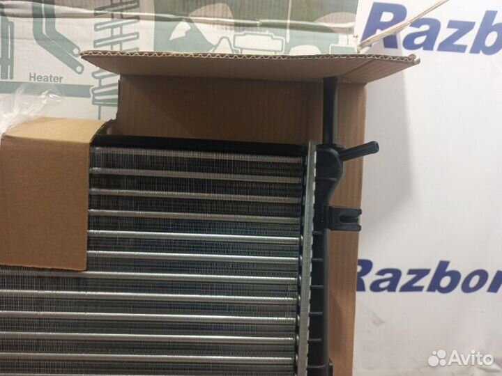 Радиатор охлаждения Ford Mondeo 3