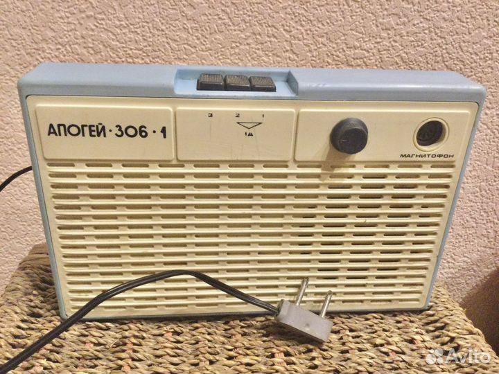 Приемник трехпрограммный Апогей-306-1
