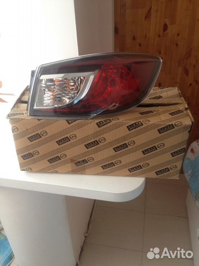 Фонарь задний правый Мазда3