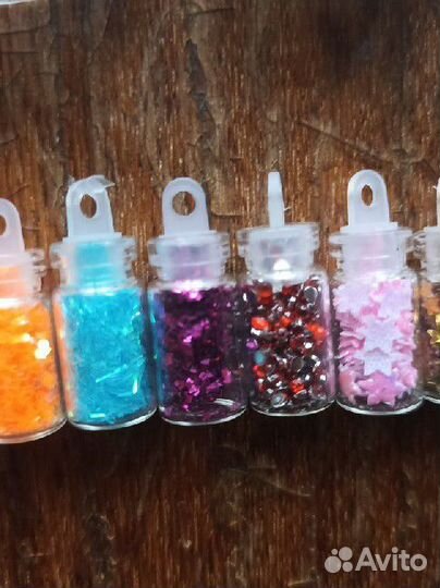 Разные украшения для ногтей