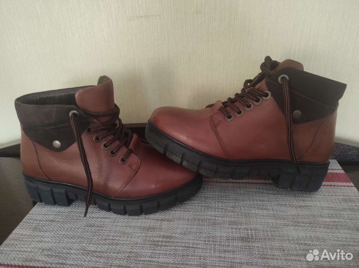 Ботинки женские 36 размер новые