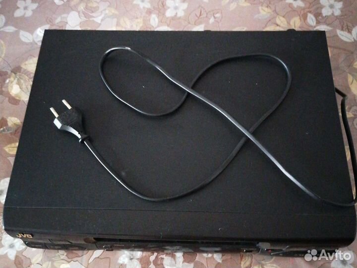 Видеомагнитофон jvc