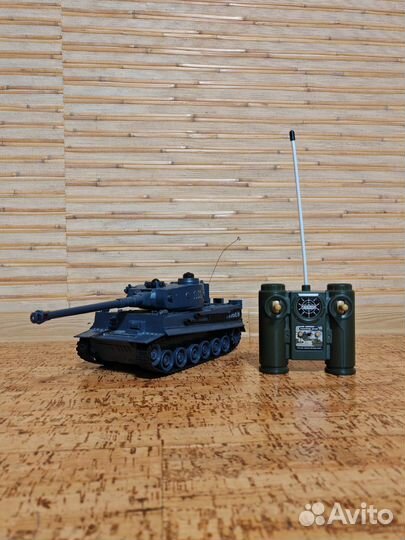 Танк на радиоуправлении fights tiger