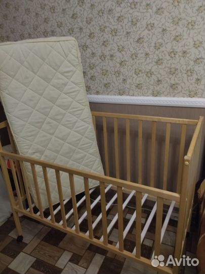 Детская кроватка