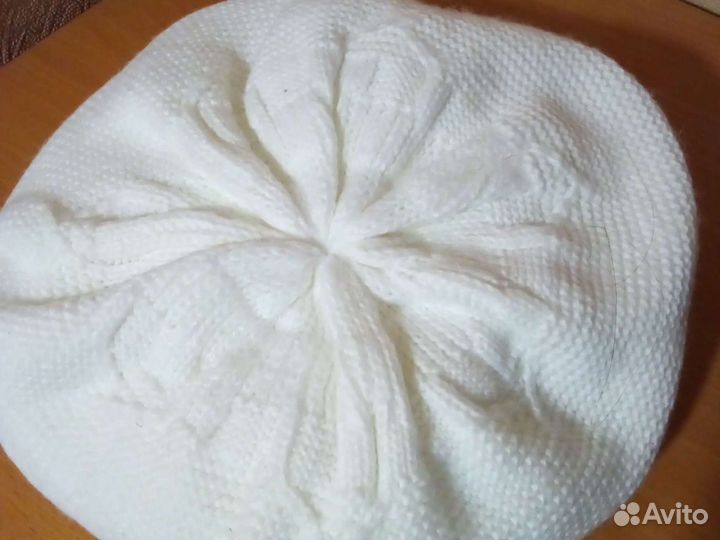 Берет женский белый