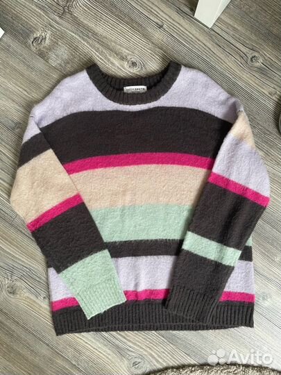 Свитер женский