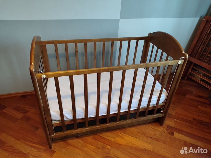 Детская кроватка