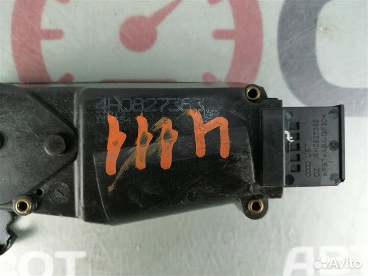 Доводчик крышки багажника Audi A8 (4H) 2010