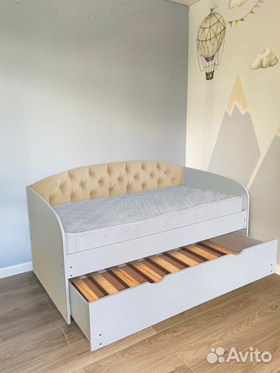 Кровать для малыша доп место велюр лдсп