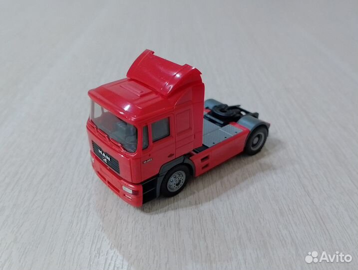 320) Тягач MAN F 2000