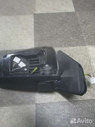 Авто зеркало и ручка двери