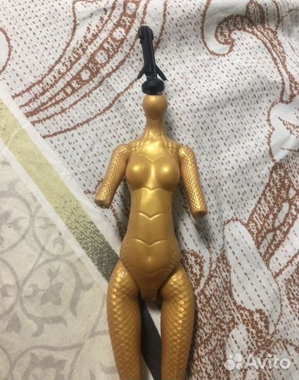 Тело Джинефаер Лонг