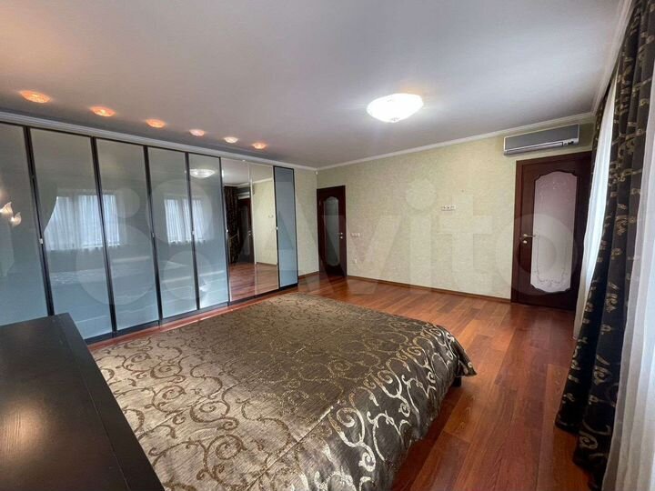 2-к. квартира, 93 м², 3/10 эт.