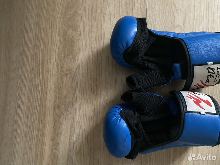 Боксерские перчатки