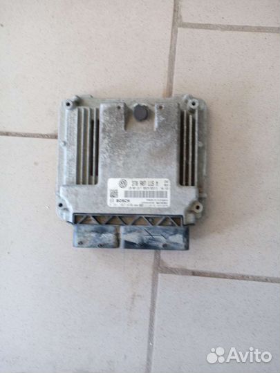 Блок управления двигателем (эбу) 3t0907115M
