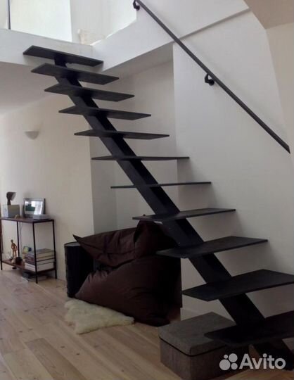 Каркас из метала Г-образной Лестницы в Дом