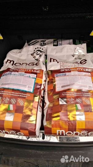 Корм Monge и Award для собак и кошек