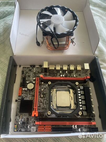 Материнская плата с процессором