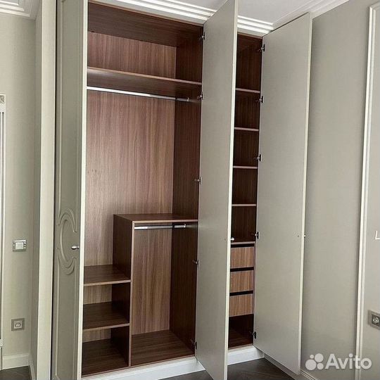 Распашной шкаф