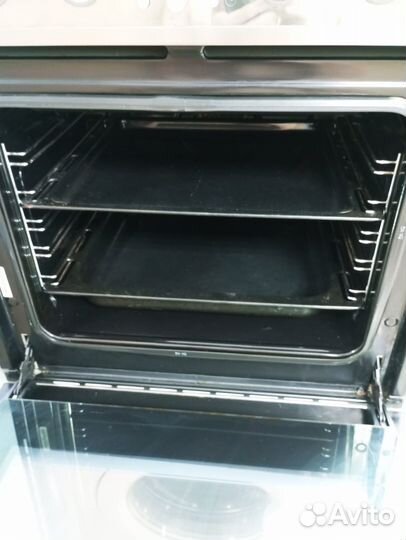 Hotpoint-Ariston Дух шкаф.Варочная поверхность