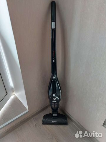 Пылесос Electrolux ZB2951 (вертикальный + ручной)