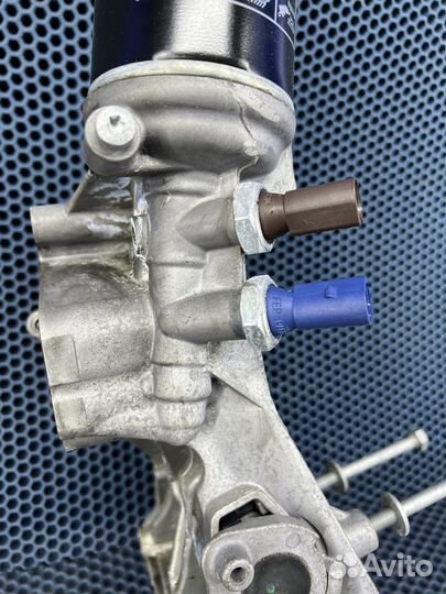 Кронштейн генератора Passat CC Ауди ку3 Audi Q3