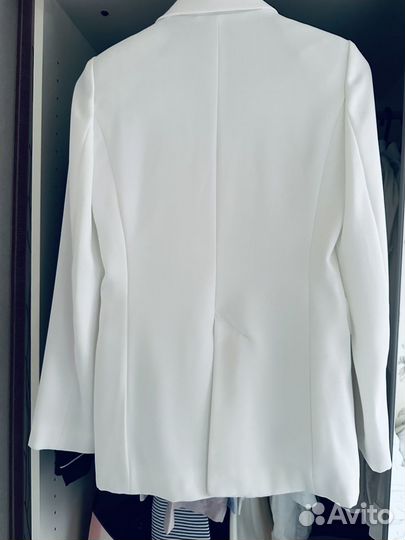 Белый пиджак Zara