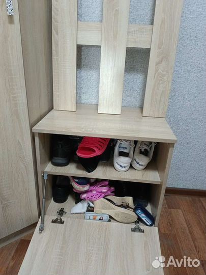 Вешалка в прихожую с обувницей
