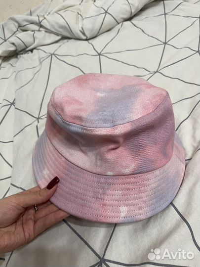 Панамы и кепка