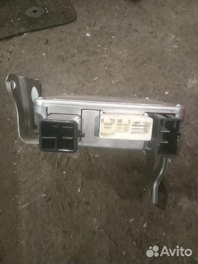 Блок управления рулевой рейкой Тойота рав4 30