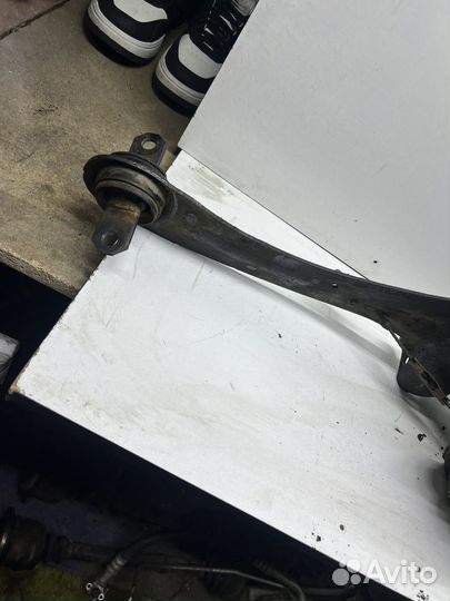 Ford focus 1 продольный рычаг левый задний