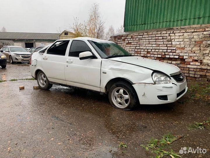 LADA Priora 1.6 МТ, 2011, битый, 237 171 км