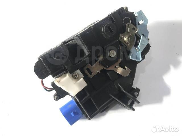 Замок задней левой двери Volkswagen Touareg