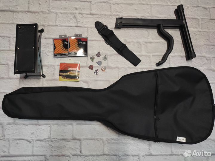 Гитара + комплект для начинающих