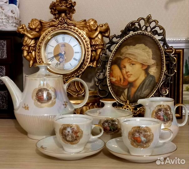 Винтажный кофейный сервиз, мадонна