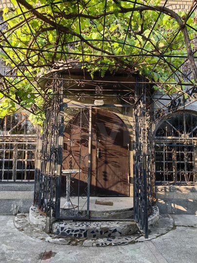 Дом 199,9 м² на участке 5,7 сот.