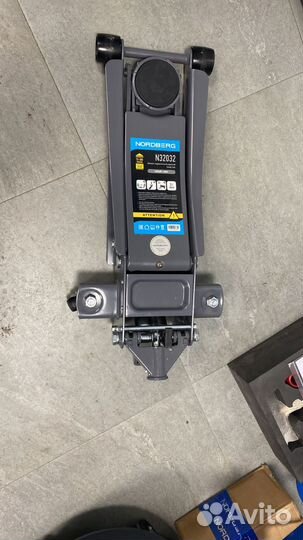 Домкрат супернизкий подкатной 3,2 тонны, H75-500