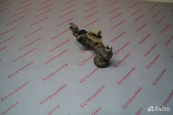 Nissan 30610-5M007 Цилиндр сцепления главный