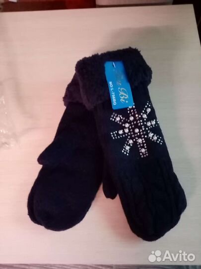 Варежки женские. Новые