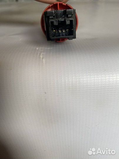 Кнопка аварийной сигнализации