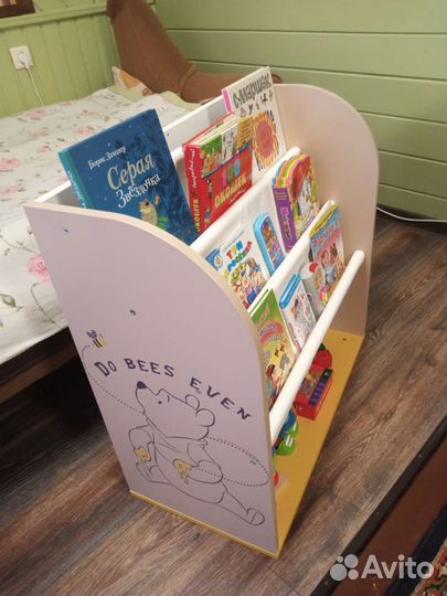 Полка для книг монтессори