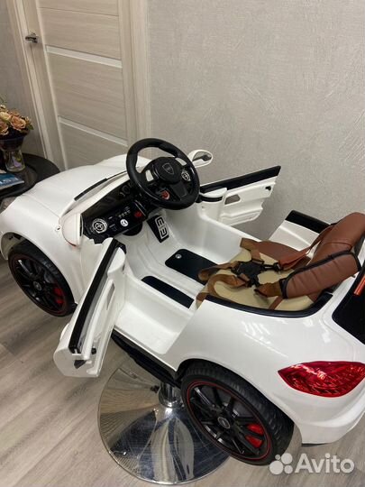 Детское парикмахерское кресло машинка