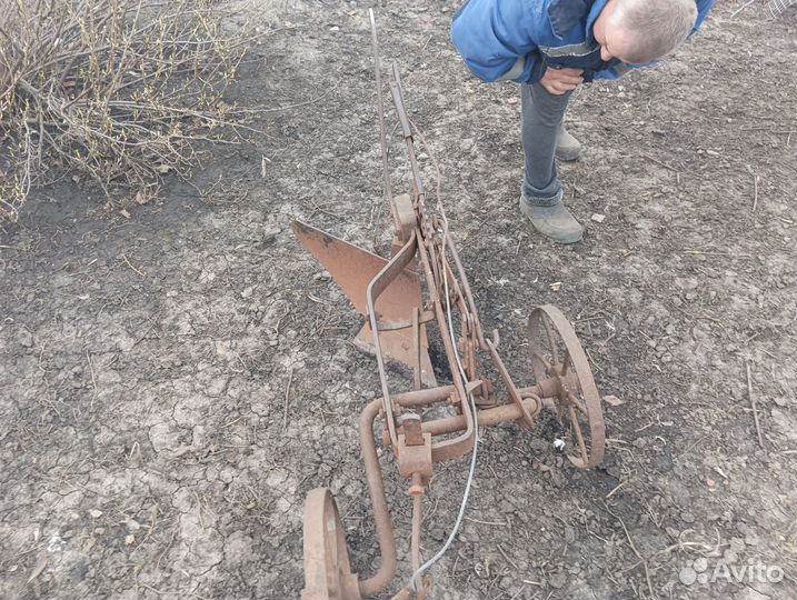 Конный плуг