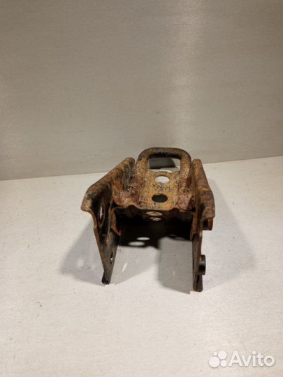 Скоба буксировочная Mitsubishi Outlander 3 4B11