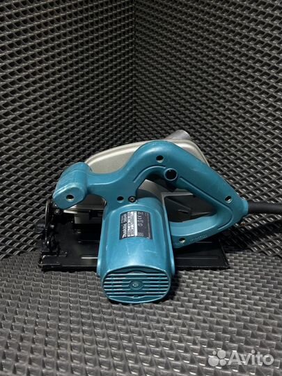 Дисковая пила Makita 5604R