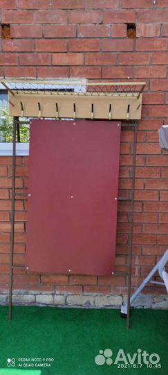 Вешалка для одежды настенная б у