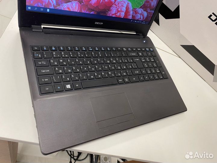 Ноутбук Dexp 15.6 (4 ядра/ 500gb/ 4gb) комплекте